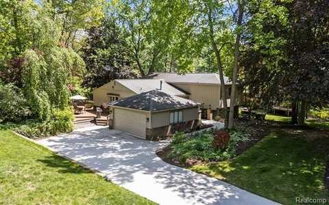 3830 Elder Road S, West Bloomfield, MI 48324