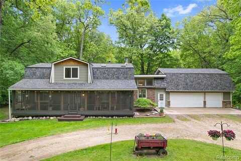 1380 Parker Road, Holly, MI 48442