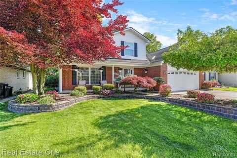 21675 N Chipmunk Trail, Trenton, MI 48183