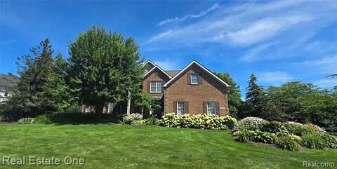 3088 Exeter Drive, Milford, MI 48380