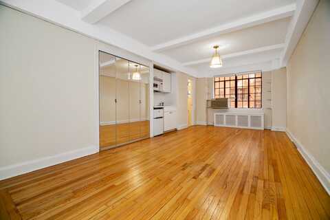 325 East 41st Street, New York, NY 10017