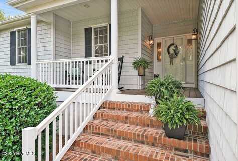 3853 Winding Vine Way, Southport, NC 28461