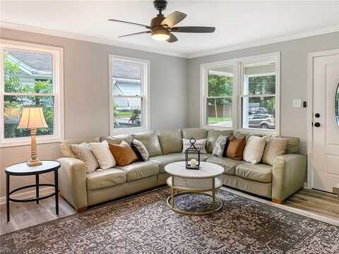 305 Constitution Avenue, Portsmouth, VA 23704