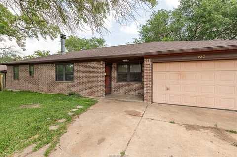 927 Braeswood, Bryan, TX 77803
