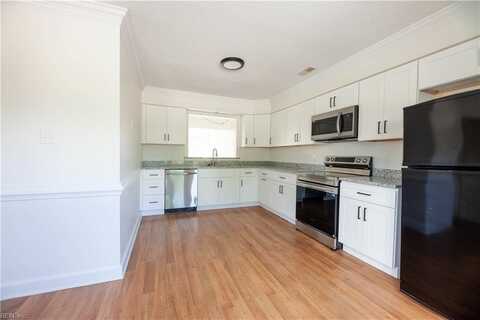 686 Lord Dunmore Drive, Virginia Beach, VA 23464