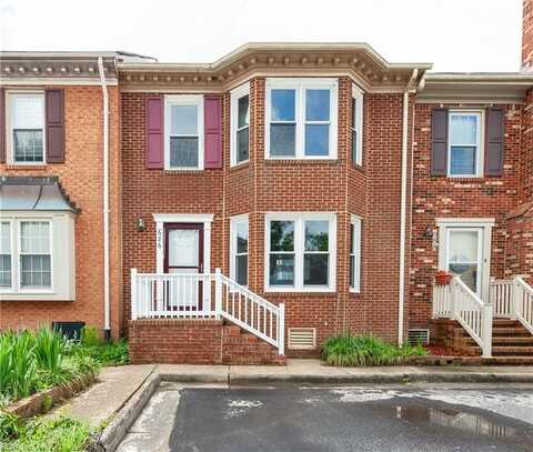 686 Lord Dunmore Drive, Virginia Beach, VA 23464