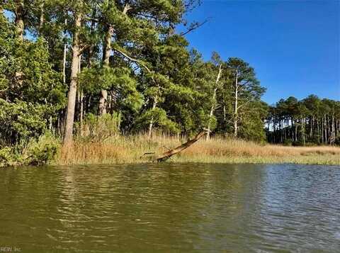 81 Finns Point Ln, Hampton, VA 23669