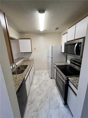 213 Quarter Trail, Newport News, VA 23608