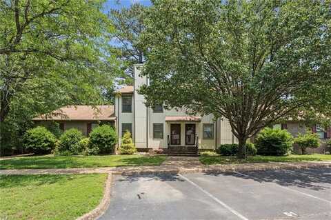 50 James Square, Williamsburg, VA 23185