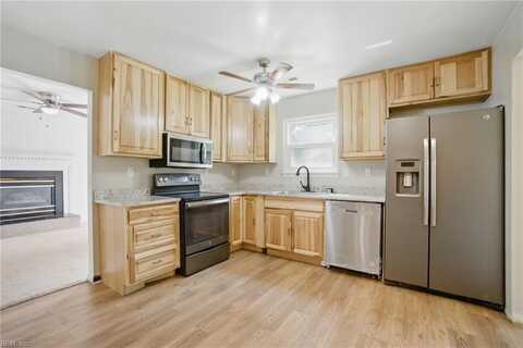 6009 Embassy Row, Virginia Beach, VA 23464