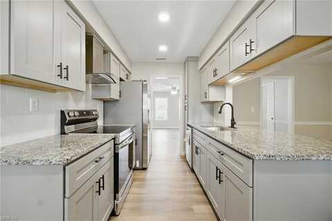5543 Old Guard Crescent, Virginia Beach, VA 23462