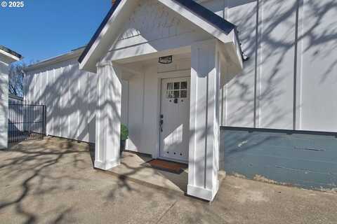 789 W MAIN ST, Carlton, OR 97111