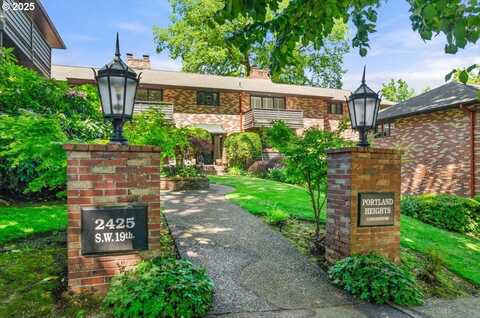 2425 SW 19TH AVE, Portland, OR 97201
