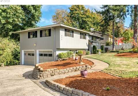 835 E 4TH ST, La Center, WA 98629