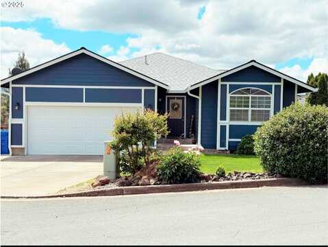 224 SUMMERWOOD ST, Roseburg, OR 97471