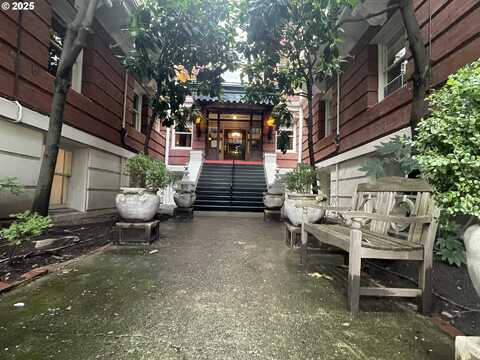 2083 NW JOHNSON ST, Portland, OR 97209
