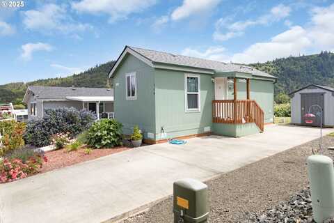 119 SE OAK LEAF LN, Winston, OR 97496