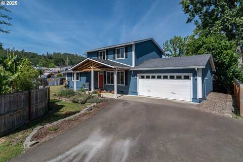 207 NE FLAGG ST, Roseburg, OR 97470