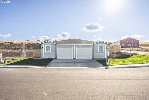 1069 NE EMERALD DR, Hermiston, OR 97838