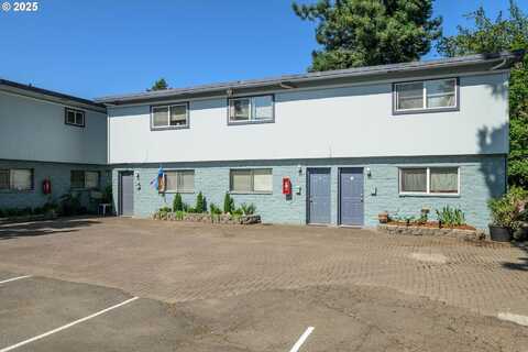 335 D ST, Springfield, OR 97477