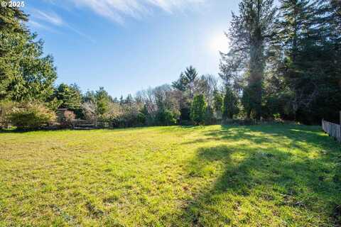 1168 2ND ST, Bandon, OR 97411
