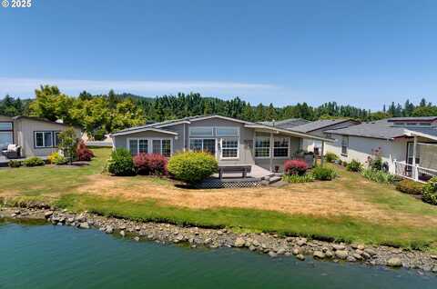 104 VILLAGE DR, Cottage Grove, OR 97424