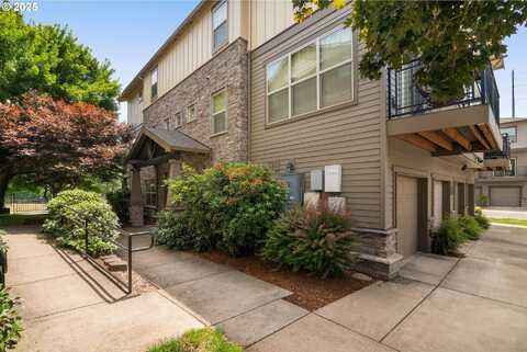 608 NE ADWICK DR, Beaverton, OR 97006