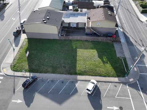 531 HEMLOCK ST, Brookings, OR 97415