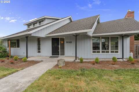 2012 E HAWORTH AVE, Newberg, OR 97132