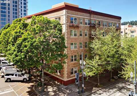 709 SW 16TH AVE, Portland, OR 97205
