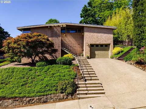 495 W 27th AVE, Eugene, OR 97405