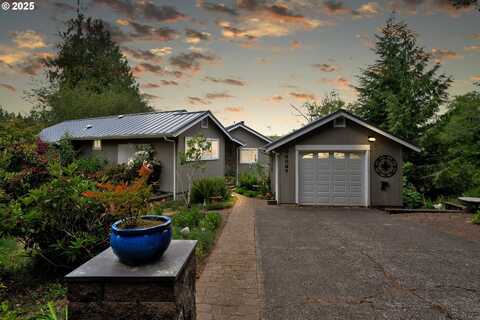 6027 VIEW LOOP, Florence, OR 97439