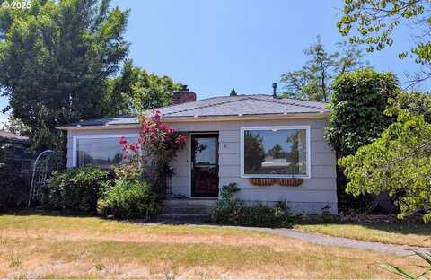 1891 LINNELL AVE, Roseburg, OR 97471