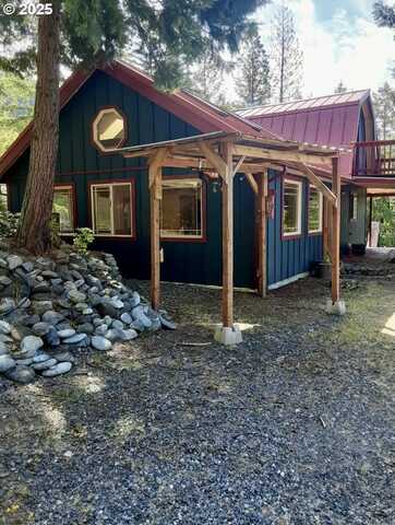 4580 OLD HOUSE CREEK RD, Agness, OR 97406