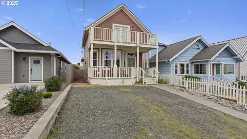 2146 MCPHERSON ST, North Bend, OR 97459