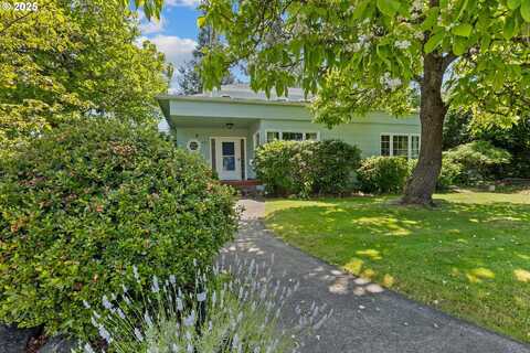 415 W MADRONE ST, Roseburg, OR 97470