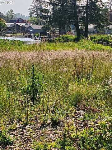1508 1509 NE East Devils Lk RD, Lincoln City, OR 97367
