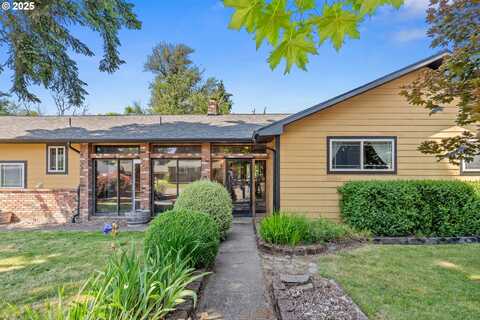 1130 JUNIPER ST, Sweet Home, OR 97386