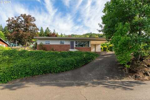 2431 W CRESTVIEW AVE, Roseburg, OR 97471
