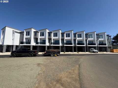 280 NW Huckleberry ST, Waldport, OR 97394
