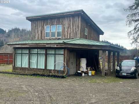 865 E COLUMBIA RIVER HWY, Clatskanie, OR 97016