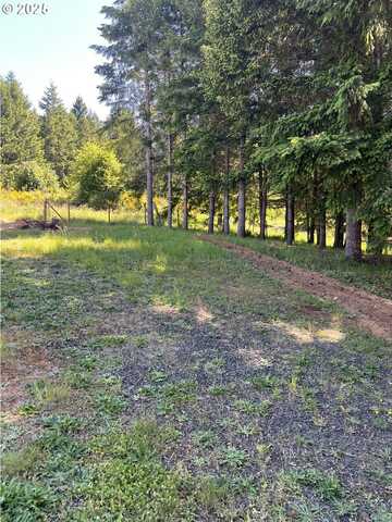 863 C ST, Elkton, OR 97436