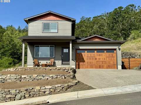 924 SE GOLDEN EAGLE AVE, Roseburg, OR 97470