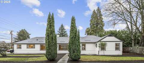 304 S COLLEGE ST, Newberg, OR 97132