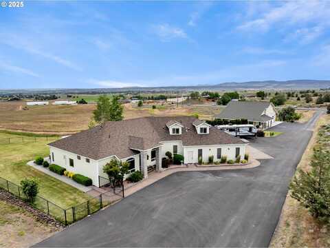 3760 SW HIGHWAY 97, Madras, OR 97741