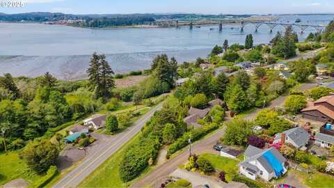 93652 E BLUE BIRD LN, North Bend, OR 97459