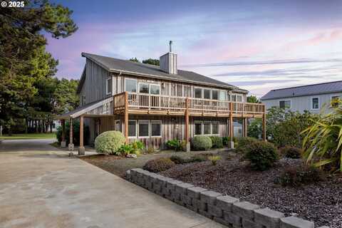 3177 BEACH LOOP DR, Bandon, OR 97411