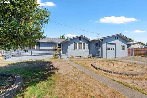 1366 LAKESHORE DR, Coos Bay, OR 97420
