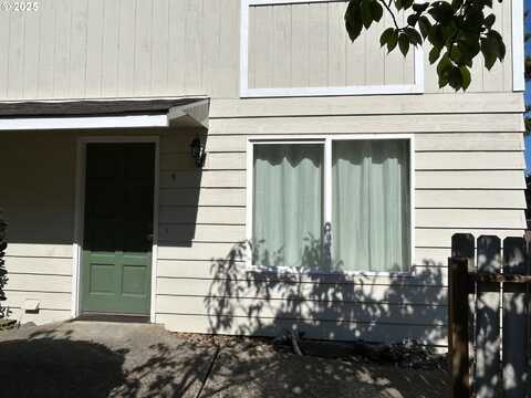1340 9TH ST, Florence, OR 97439