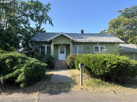 103 NW 10TH AVE, Milton Freewater, OR 97862